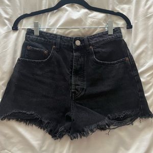 black Zara shorts. size 26